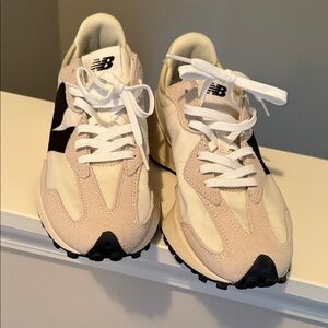 New Balance 327 women’s